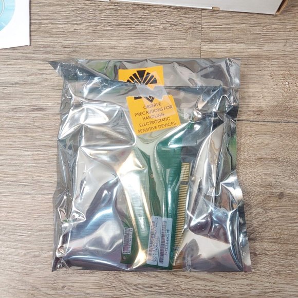 TP-Link 54 Mbps Wireless G PCl Express Adapter Model TL-WN350GD Rev:1.2 - Picture 9 of 10